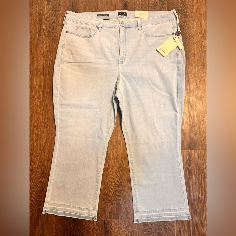 NYDJ Marilyn Straight Leg Light Wash Raw Hem Jean W/ Cool Embrace 24WP NWT